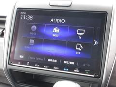 ナビはギャザズ９インチメモリーナビＶＸＭ−２３７ＶＦＮｉを装着。ＡｐｐｌｅＣａｒＰｌａｙ、ＡＭ、ＦＭ、ＣＤ、ＤＶＤ再生、音楽録音再生、フルセグＴＶ、Ｂｌｕｅｔｏｏｔｈがご使用いただけます。 3