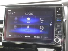 ナビはギャザズ８インチメモリーナビＶＸＵ−２１７ＮＢｉを装着。ＡｐｐｌｅＣａｒＰｌａｙ、ＡＭ、ＦＭ、ＣＤ、ＤＶＤ再生、Ｂｌｕｅｔｏｏｔｈ、音楽録音再生、フルセグＴＶがご使用いただけます。 5