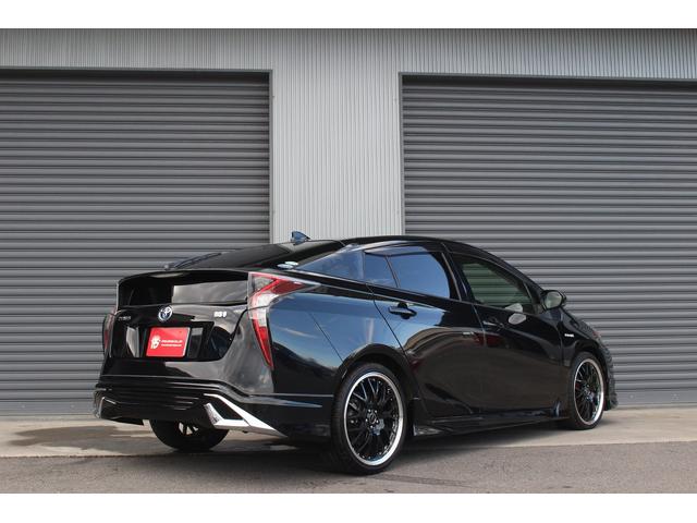 プリウス Ｓ　Ｆ／Ｓ／Ｒエアロ　純正ナビ　バックカメラ　Ｂｌｕｅｔｏｏｔｈ接続　フルセグ　ＬＥＤヘッドライト＆フォグ　ドライブレコーダー　プッシュスタート＆スマートキー　ＥＴＣ　社外１９インチアルミ（3枚目）