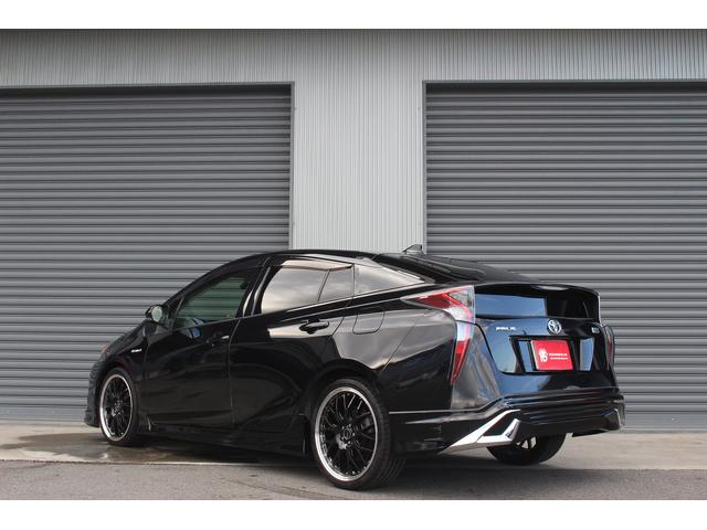 プリウス Ｓ　Ｆ／Ｓ／Ｒエアロ　純正ナビ　バックカメラ　Ｂｌｕｅｔｏｏｔｈ接続　フルセグ　ＬＥＤヘッドライト＆フォグ　ドライブレコーダー　プッシュスタート＆スマートキー　ＥＴＣ　社外１９インチアルミ（4枚目）