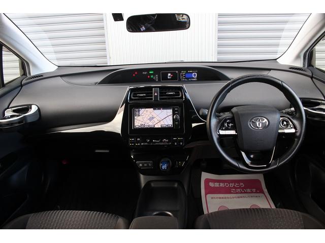 プリウス Ｓ　Ｆ／Ｓ／Ｒエアロ　純正ナビ　バックカメラ　Ｂｌｕｅｔｏｏｔｈ接続　フルセグ　ＬＥＤヘッドライト＆フォグ　ドライブレコーダー　プッシュスタート＆スマートキー　ＥＴＣ　社外１９インチアルミ（5枚目）