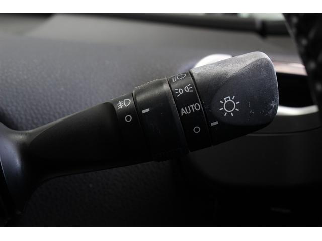 プリウス Ｓ　Ｆ／Ｓ／Ｒエアロ　純正ナビ　バックカメラ　Ｂｌｕｅｔｏｏｔｈ接続　フルセグ　ＬＥＤヘッドライト＆フォグ　ドライブレコーダー　プッシュスタート＆スマートキー　ＥＴＣ　社外１９インチアルミ（17枚目）