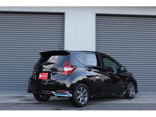 ノート ｅ－パワー　Ｘ　ワンオーナー　純正エアロ　レーダークルーズ　純正ナビ　全周囲カメラ　スマートルームミラー　フルセグＴＶ　Ｂｌｕｅｔｏｏｔｈ接続　ＥＴＣ　ＵＳＢ接続　コーナーセンサー　ＬＥＤヘッドライト　スマートキー（3枚目）