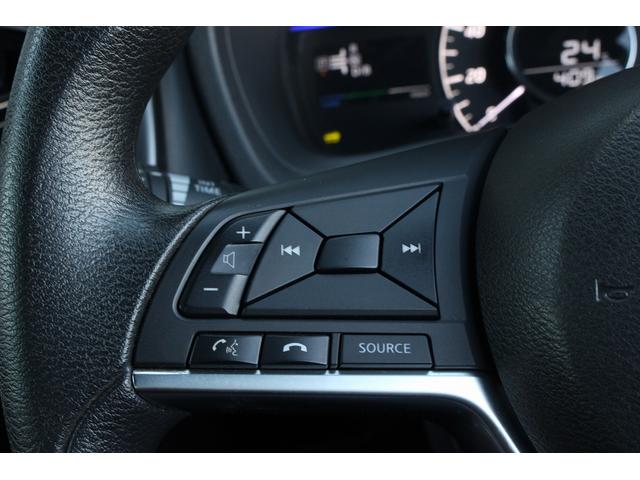 ノート ｅ－パワー　Ｘ　ワンオーナー　純正エアロ　レーダークルーズ　純正ナビ　全周囲カメラ　スマートルームミラー　フルセグＴＶ　Ｂｌｕｅｔｏｏｔｈ接続　ＥＴＣ　ＵＳＢ接続　コーナーセンサー　ＬＥＤヘッドライト　スマートキー（17枚目）