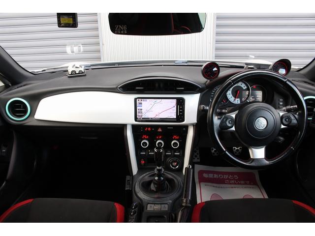 86 GT 後期型 TRDエアロ/4本出しマフラー BLITZ車高調 ナビ バックカメラ フルセグ Bluetooth/USB接続 ドライブレコーダー ハーフレザーシート 純正17インチAW クルーズコントロール(5枚目)