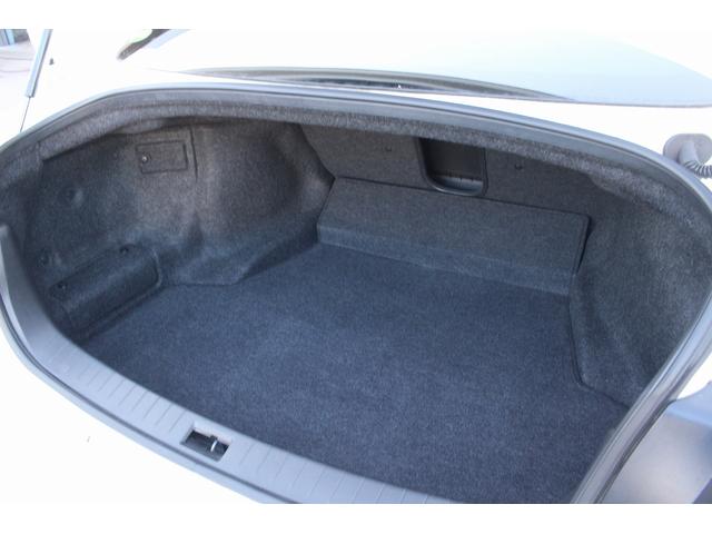 スカイライン 200GT-tタイプP 純正メーカーナビ 全周囲カメラ/フルセグ/Bluetooth 黒本革シート 前席シートヒーター/パワーシート 衝突軽減ブレーキ コーナーセンサー レーダークルーズ オートライト ETC 純正AW(9枚目)