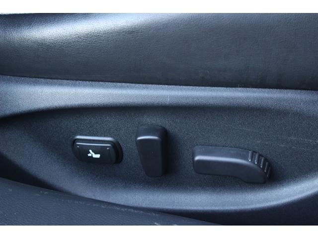 スカイライン 200GT-tタイプP 純正メーカーナビ 全周囲カメラ/フルセグ/Bluetooth 黒本革シート 前席シートヒーター/パワーシート 衝突軽減ブレーキ コーナーセンサー レーダークルーズ オートライト ETC 純正AW(25枚目)