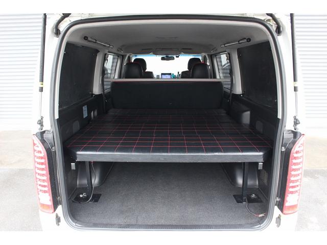 ハイエースバン ロングスーパーＧＬ　後期　ＷＡＬＤエアロ　ベットキット　社外２０ＡＷ　パイオニアナビ　ＣＤ／ＤＶＤ／Ｂｌｕｅｔｏｏｔｈ／バックカメラ　ＡＬＰＩＮＥ後席モニター　オートライト　ＬＥＤヘッドライト　黒革調シートカバー（9枚目）
