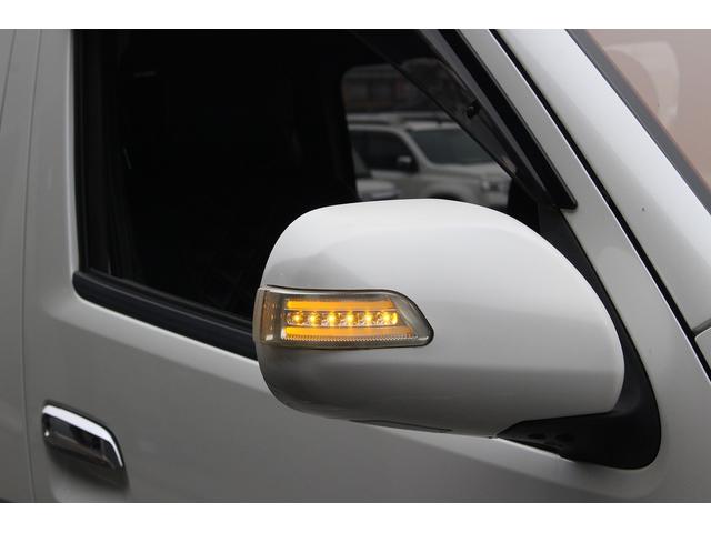 ハイエースバン ロングスーパーＧＬ　後期　ＷＡＬＤエアロ　ベットキット　社外２０ＡＷ　パイオニアナビ　ＣＤ／ＤＶＤ／Ｂｌｕｅｔｏｏｔｈ／バックカメラ　ＡＬＰＩＮＥ後席モニター　オートライト　ＬＥＤヘッドライト　黒革調シートカバー（29枚目）