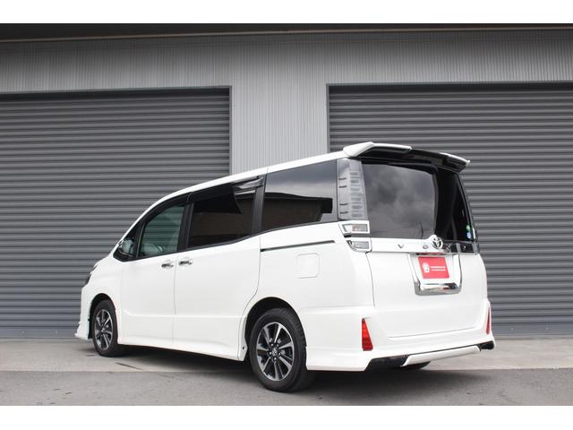 ヴォクシー ＺＳ　煌　純正９型ナビ　１２．１インチ後席モニター　モデリスタエアロ　トヨタセーフティセンス　両側電動スライドドア　Ｂｌｕｅｔｏｏｔｈ　ＬＥＤヘッドライト／フォグ　オートマチックハイビーム　フルセグ（4枚目）