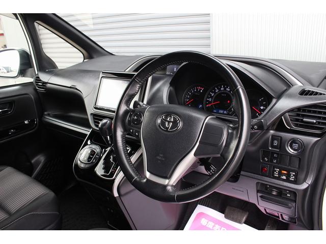 ヴォクシー ＺＳ　煌　純正９型ナビ　１２．１インチ後席モニター　モデリスタエアロ　トヨタセーフティセンス　両側電動スライドドア　Ｂｌｕｅｔｏｏｔｈ　ＬＥＤヘッドライト／フォグ　オートマチックハイビーム　フルセグ（6枚目）