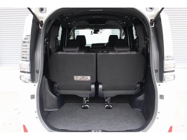 ヴォクシー ＺＳ　煌　純正９型ナビ　１２．１インチ後席モニター　モデリスタエアロ　トヨタセーフティセンス　両側電動スライドドア　Ｂｌｕｅｔｏｏｔｈ　ＬＥＤヘッドライト／フォグ　オートマチックハイビーム　フルセグ（10枚目）