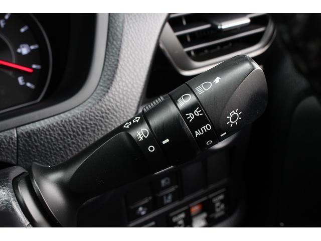 ヴォクシー ＺＳ　煌　純正９型ナビ　１２．１インチ後席モニター　モデリスタエアロ　トヨタセーフティセンス　両側電動スライドドア　Ｂｌｕｅｔｏｏｔｈ　ＬＥＤヘッドライト／フォグ　オートマチックハイビーム　フルセグ（18枚目）