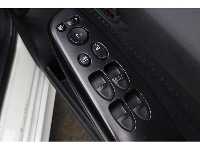 シビック タイプＲ　後期型　１８０系　プレミアムホワイトパール　車高調　純正リアウィング　純正ナビ　ＴＶ　バックカメラ　ＨＩＤヘッドライト　キーレスキー　ＥＴＣ　　純正１８インチアルミ　ステアリングスイッチ（22枚目）