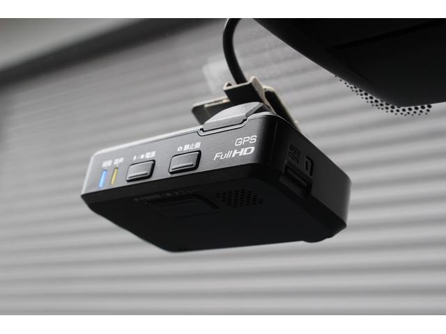 ノート ｅ－パワーニスモ　デジタルインナーミラー　純正ナビ　全周囲カメラ　フルセグＴＶ　Ｂｌｕｅｔｏｏｔｈ接続　ＥＴＣ　クリアランスソナー　レーンキープアシスト　ＬＥＤヘッドライト　ニスモフロアマット　純正１６インチアルミ（17枚目）