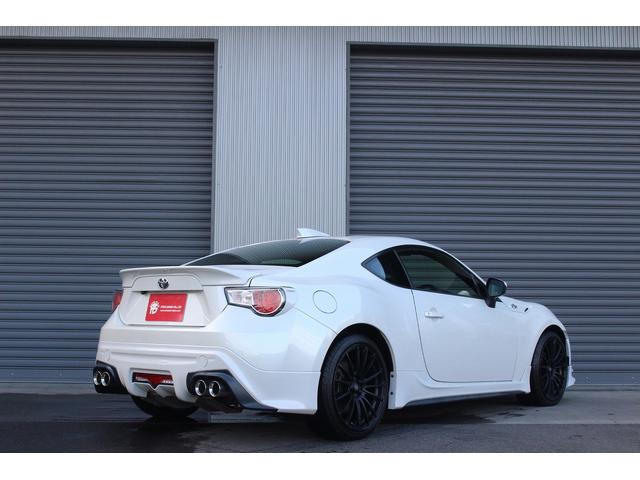 86 GT 6MT フロント/サイド/リアTRDエアロ TRDマフラー フロント/リアタワーバー クスコインテークパイプ 社外ナビ バックカメラ フルセグTV Bluetooth接続 ドライブレコーダー(3枚目)