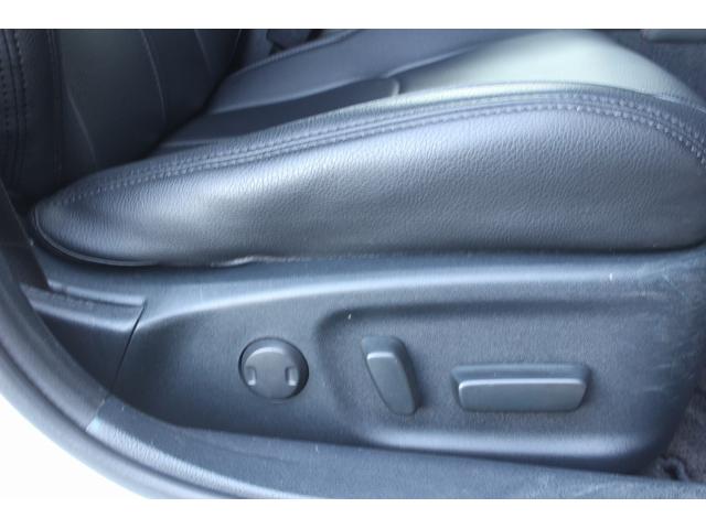 クラウンハイブリッド アスリートＳ　ＶＬＥＮＥフロント／サイド／リアエアロ　社外２０インチアルミ　純正ナビ　バックカメラ　フルセグＴＶ　Ｂｌｕｅｔｏｏｔｈ接続　ＥＴＣ　ＵＳＢ接続　ドライブレコーダー　シートヒーター　コーナーセンサー（26枚目）