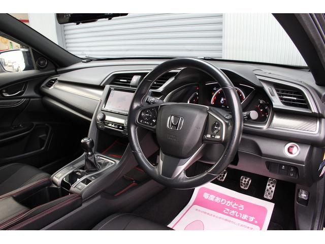 シビック ハッチバック　ホンダセンシング　６ＭＴ　Ｆ．Ｓ．Ｒエアロキット　シートヒーター　純正ナビ　バックカメラ　フルセグＴＶ　デジタルインナーミラー型ドライブレコーダー　レーダークルーズコントロール　レーンキープ　ＥＴＣ（6枚目）