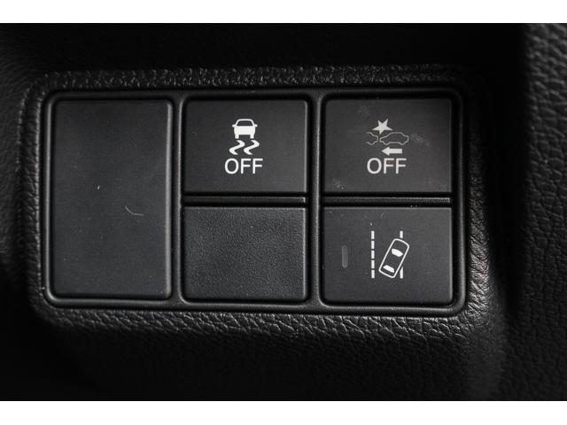 シビック ハッチバック　ホンダセンシング　６ＭＴ　Ｆ．Ｓ．Ｒエアロキット　シートヒーター　純正ナビ　バックカメラ　フルセグＴＶ　デジタルインナーミラー型ドライブレコーダー　レーダークルーズコントロール　レーンキープ　ＥＴＣ（30枚目）