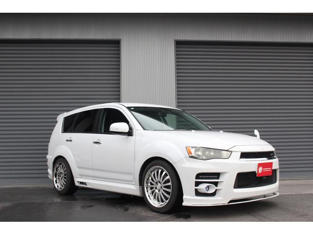 アウトランダー ローデスト２０ＭＳ　純正Ｆ．Ｒエアロ　車高調　マフラーカッター　社外１９インチアルミ　ＨＩＤヘッドライト＆ＬＥＤフォグ　社外ナビ　バックカメラ　フルセグ　Ｂｌｕｅｔｏｏｔｈ　ドライブレコーダー　クルーズコントロール（2枚目）