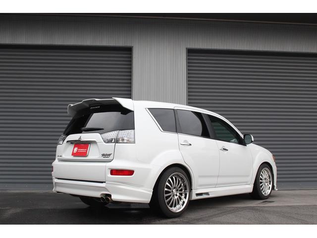 アウトランダー ローデスト２０ＭＳ　純正Ｆ．Ｒエアロ　車高調　マフラーカッター　社外１９インチアルミ　ＨＩＤヘッドライト＆ＬＥＤフォグ　社外ナビ　バックカメラ　フルセグ　Ｂｌｕｅｔｏｏｔｈ　ドライブレコーダー　クルーズコントロール（3枚目）