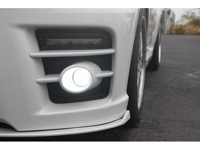 アウトランダー ローデスト２０ＭＳ　純正Ｆ．Ｒエアロ　車高調　マフラーカッター　社外１９インチアルミ　ＨＩＤヘッドライト＆ＬＥＤフォグ　社外ナビ　バックカメラ　フルセグ　Ｂｌｕｅｔｏｏｔｈ　ドライブレコーダー　クルーズコントロール（30枚目）