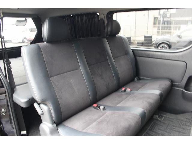 ハイエースバン スーパーＧＬ　ダークプライム　ＴＲＤフロントスポイラー／１５インチＡＷ／マッドガード　ベットキット　両側電動スライドドア　純正ナビ　フルセグ／Ｂカメラ／Ｂｌｕｅｔｏｏｔｈ　Ｆダウンモニター　コーナーセンサー　ＥＴＣ（8枚目）