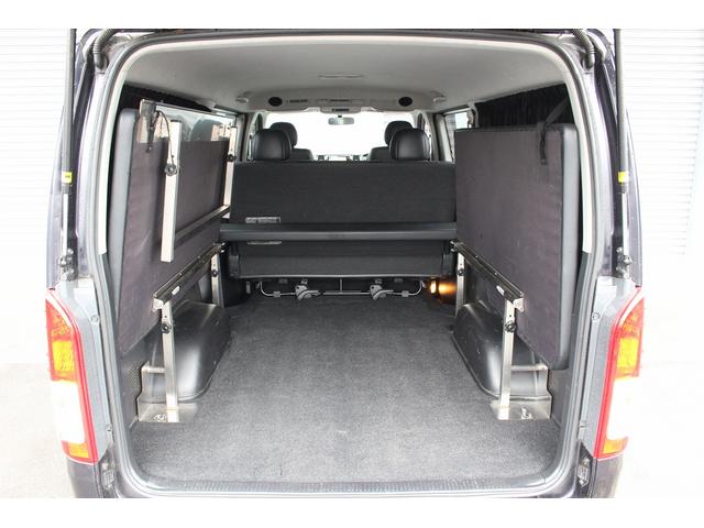 ハイエースバン スーパーＧＬ　ダークプライム　ＴＲＤフロントスポイラー／１５インチＡＷ／マッドガード　ベットキット　両側電動スライドドア　純正ナビ　フルセグ／Ｂカメラ／Ｂｌｕｅｔｏｏｔｈ　Ｆダウンモニター　コーナーセンサー　ＥＴＣ（10枚目）