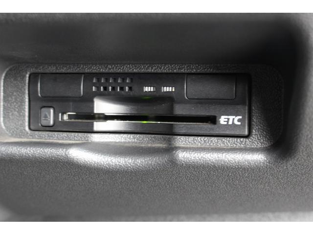 ハイエースバン スーパーＧＬ　ダークプライム　ＴＲＤフロントスポイラー／１５インチＡＷ／マッドガード　ベットキット　両側電動スライドドア　純正ナビ　フルセグ／Ｂカメラ／Ｂｌｕｅｔｏｏｔｈ　Ｆダウンモニター　コーナーセンサー　ＥＴＣ（25枚目）