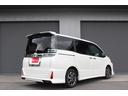 ヴォクシー ＺＳ　煌　純正９型ナビ　１２．１インチ後席モニター　モデリスタエアロ　トヨタセーフティセンス　両側電動スライドドア　Ｂｌｕｅｔｏｏｔｈ　ＬＥＤヘッドライト／フォグ　オートマチックハイビーム　フルセグ（3枚目）