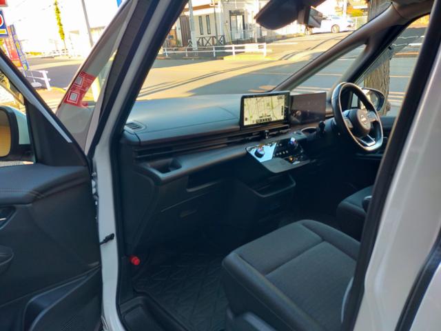 セレナ ハイウェイスターＶ　禁煙　プロパイロット　両側パワースライド　純正ナビ　フルセグ　全方位カメラ　前後ドラレコ　ＥＴＣ２．０　ＢＳＭ　ハーフレザー　デジタルインナーミラー　ＬＥＤライト　純正１６インチＡＷ　スマートキー２個（18枚目）