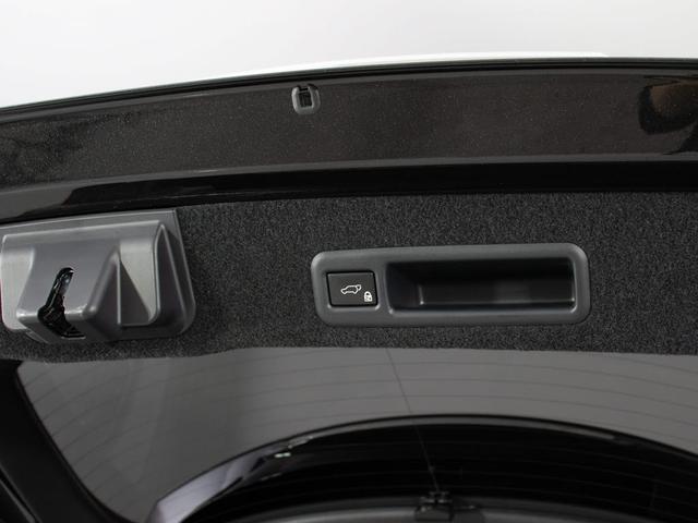 RX450h Fスポーツ 本革シート/サンルーフ/パノラミックビューモニター/パワーバックドア/メーカーSDナビ/Blu-ray再生/パワーシート/シートヒーター/エアシート/ETC2.0/レーダークルーズ/プリクラ/4WD(19枚目)