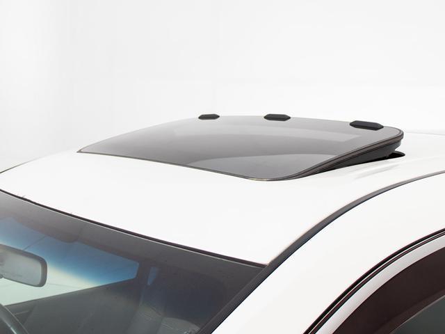 エルグランド ライダー　黒クロスシート　マニュアルシート　（禁煙車）（８人乗りフルフラットシート）（サンルーフ）（後席モニター）黒ハーフレザー／両側自動ドア／純正ＨＤＤナビ／バックカメラ／ビルトインＥＴＣ／Ｂｌｕｅｔｏｏｔｈ接続／フルセグＴＶ／（11枚目）