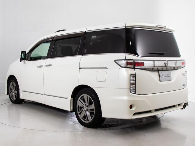 エルグランド ライダー　黒クロスシート　マニュアルシート　（禁煙車）（８人乗りフルフラットシート）（サンルーフ）（後席モニター）黒ハーフレザー／両側自動ドア／純正ＨＤＤナビ／バックカメラ／ビルトインＥＴＣ／Ｂｌｕｅｔｏｏｔｈ接続／フルセグＴＶ／（17枚目）