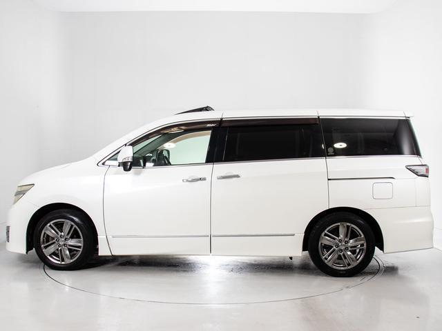 エルグランド ライダー　黒クロスシート　マニュアルシート　（禁煙車）（８人乗りフルフラットシート）（サンルーフ）（後席モニター）黒ハーフレザー／両側自動ドア／純正ＨＤＤナビ／バックカメラ／ビルトインＥＴＣ／Ｂｌｕｅｔｏｏｔｈ接続／フルセグＴＶ／（18枚目）