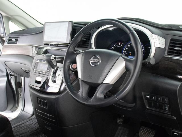エルグランド ２５０ハイウェイスター　（禁煙車）（両側電動スライドドア）後席モニター／Ｋｅｎｗｏｏｄ製ネビゲーション／ハーフレザーシート／バックカメラ／フルセグＴＶ／Ｂｌｕｅｔｏｏｔｈ接続／（33枚目）