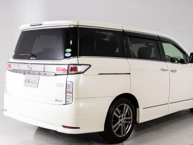 エルグランド ２５０ハイウェイスターアーバンクロム　（禁煙車）（点検記録簿８枚）（保冷温庫マルチファンクションコンソール）（アルパインＢＩＧ－Ｘナビ）後席モニター／フロントリップ／両側自動ドア／黒ハーフレザーシート／バックカメラ／コンビハンドル／（18枚目）