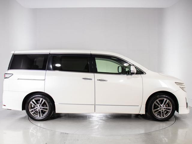 エルグランド ２５０ハイウェイスターアーバンクロム　（禁煙車）（点検記録簿８枚）（保冷温庫マルチファンクションコンソール）（アルパインＢＩＧ－Ｘナビ）後席モニター／フロントリップ／両側自動ドア／黒ハーフレザーシート／バックカメラ／コンビハンドル／（21枚目）