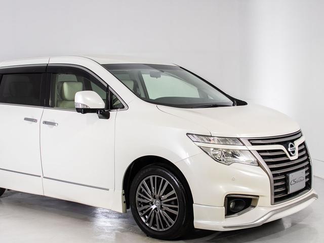 エルグランド ３５０ハイウェイスターホワイトレザーアーバンクロム　（禁煙車）（白本革シート）インテリジェントクルーズコントロール／後席モニター／全周囲カメラ／記録簿１６枚／両側電動スライドドア／パワーバックドア／シートメモリー／クリアランスソナー／ＡＣ１００Ｖ電源（17枚目）