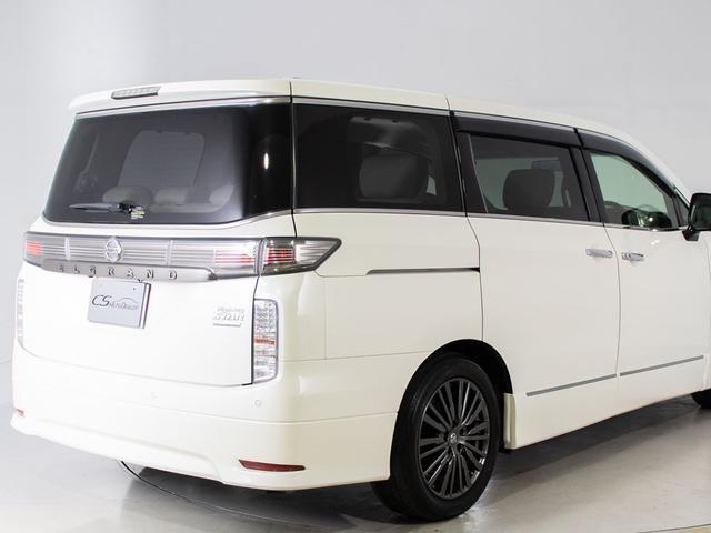 エルグランド ３５０ハイウェイスターホワイトレザーアーバンクロム　（禁煙車）（白本革シート）インテリジェントクルーズコントロール／後席モニター／全周囲カメラ／記録簿１６枚／両側電動スライドドア／パワーバックドア／シートメモリー／クリアランスソナー／ＡＣ１００Ｖ電源（22枚目）