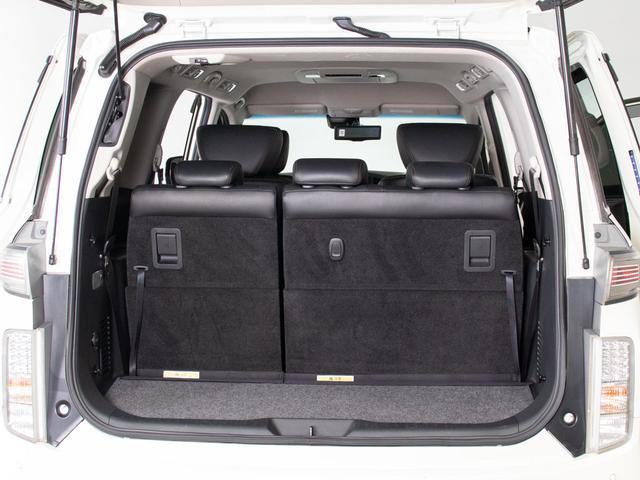 エルグランド ３５０ハイウェイスタープレミアムアーバンクロム　（禁煙車）（ＢＯＳＥサウンドシステム）後席モニター／全周囲カメラ／インテリジェントクルーズコントロール／エマージェンシーブレーキ／標識検知機能／車線逸脱警報／黒本革シート／両側電動スライドドア／ＥＴＣ（31枚目）