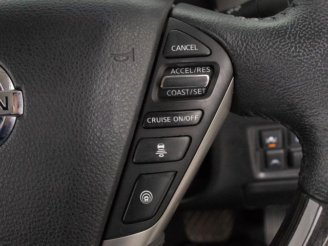 エルグランド ３５０ハイウェイスタープレミアムアーバンクロム　（禁煙車）（ＢＯＳＥサウンドシステム）後席モニター／全周囲カメラ／インテリジェントクルーズコントロール／エマージェンシーブレーキ／標識検知機能／車線逸脱警報／黒本革シート／両側電動スライドドア／ＥＴＣ（42枚目）