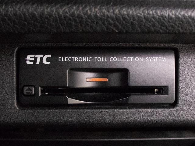 エルグランド ３５０ハイウェイスタープレミアムアーバンクロム　（禁煙車）（ＢＯＳＥサウンドシステム）後席モニター／全周囲カメラ／インテリジェントクルーズコントロール／エマージェンシーブレーキ／標識検知機能／車線逸脱警報／黒本革シート／両側電動スライドドア／ＥＴＣ（43枚目）