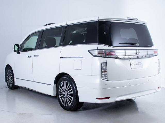 エルグランド ＶＩＰ　（禁煙＆ワンオーナー車両）（３６０°セーフティアシスト）ツインサンルーフ／オートステップ／後席モニター／両側電動スライドドア／黒本革シート／ＡＣ１００Ｖ電源／新品タイヤ／Ｂｌｕ－ｒａｙ再生／記録簿６（21枚目）