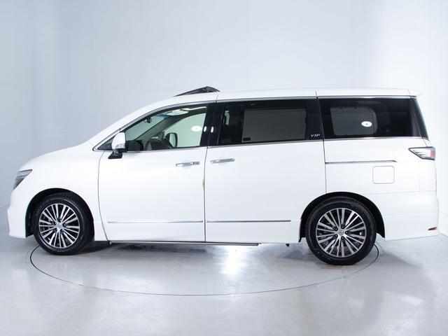 エルグランド ＶＩＰ　（禁煙＆ワンオーナー車両）（３６０°セーフティアシスト）ツインサンルーフ／オートステップ／後席モニター／両側電動スライドドア／黒本革シート／ＡＣ１００Ｖ電源／新品タイヤ／Ｂｌｕ－ｒａｙ再生／記録簿６（23枚目）