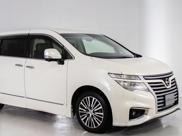 エルグランド ３５０ハイウェイスタープレミアム　（禁煙車）（黒本革シート）インテリジェントクルーズコントロール／エマージェンシーブレーキ／全周囲カメラ／両側電動スライドドア／パワーバックドア／ＡＣ１００Ｖ電源／シートヒーター／後席モニター／フルセグ（13枚目）
