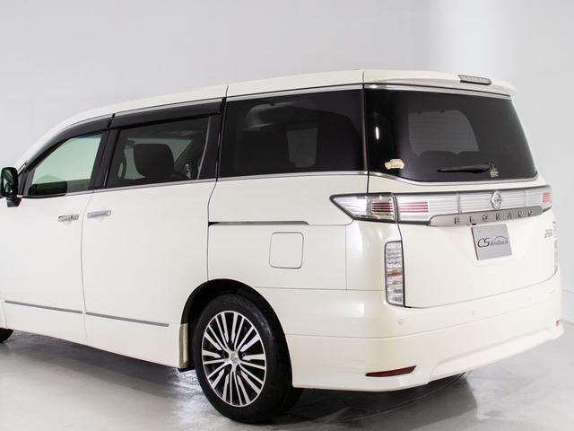 エルグランド ３５０ハイウェイスタープレミアム　（禁煙車）（黒本革シート）インテリジェントクルーズコントロール／エマージェンシーブレーキ／全周囲カメラ／両側電動スライドドア／パワーバックドア／ＡＣ１００Ｖ電源／シートヒーター／後席モニター／フルセグ（21枚目）