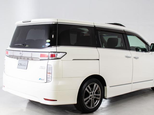 エルグランド 350ハイウェイスターアーバンクロム (ツインサンルーフ)(両側電動スライドドア)(パワーバックドア)(ハーフレザーシート)後席モニタ/バックカメラ/後席オットマン/フルセグTV/Bluetooth接続/ALPINE製HDDナビゲーション(17枚目)