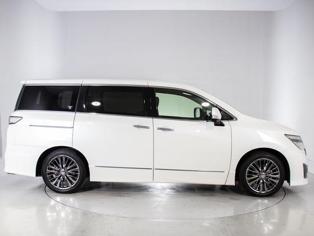 エルグランド ライダー ハイパフォーマンススペック ブラックライン (点検記録簿10枚)(インテリジェントクルーズコントロール)(エマージェンシーブレーキ)黒本革/全周囲カメラ/専用ECU・ダウンサス・ボディ補強/両側自動ドア/パワーバックドア/純正HDDナビ/(15枚目)