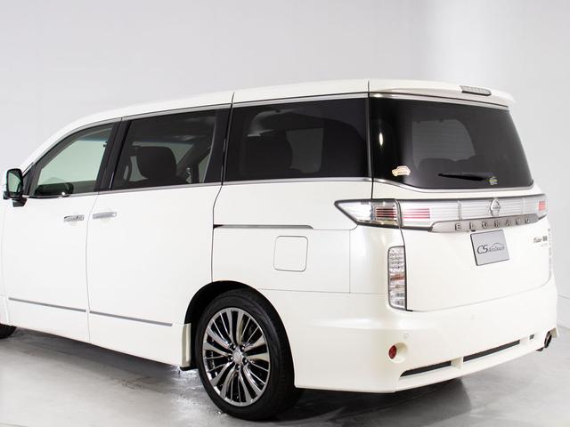 エルグランド ライダー ハイパフォーマンススペック ブラックライン (点検記録簿10枚)(インテリジェントクルーズコントロール)(エマージェンシーブレーキ)黒本革/全周囲カメラ/専用ECU・ダウンサス・ボディ補強/両側自動ドア/パワーバックドア/純正HDDナビ/(18枚目)